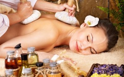 Soulager Efficacement le Mal de Dos Naturellement avec les Huiles Essentielles